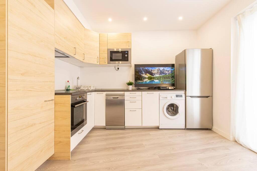 Apartamento 3 Habitaciones En El Barrio Justicia Madrid Bagian luar foto